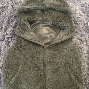 Olive green Sherpa Zyia winter vest. Worn once. Like new